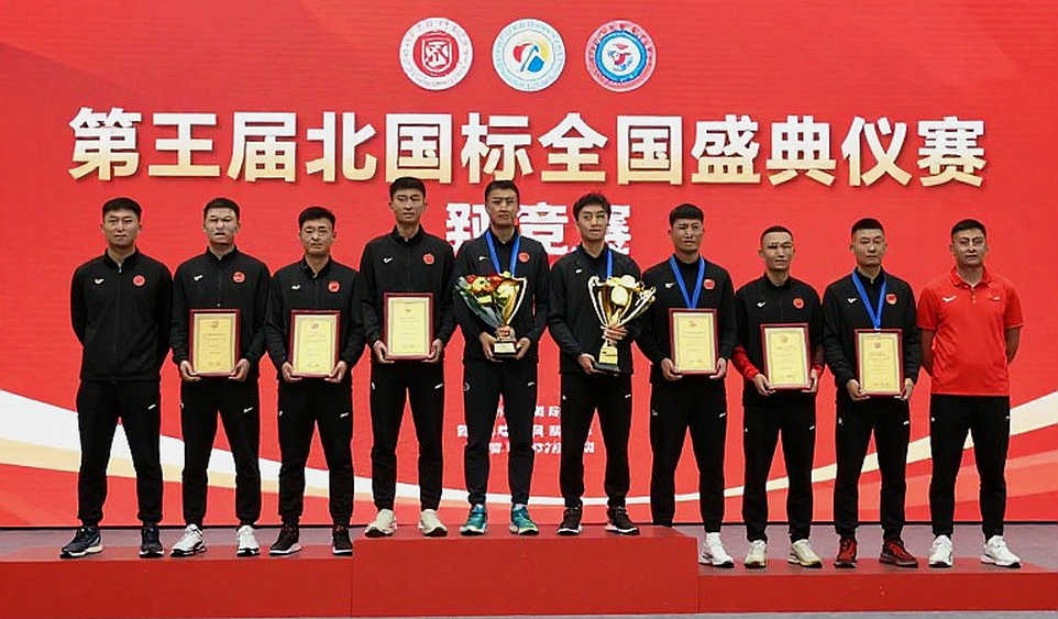 Trang giấy trắng và kỷ luật xác minh: Bài học cho phân tích thể thao Việt Nam Trang giấy trắng và kỷ luật xác minh: Bài học cho phân tích thể thao Việt Nam