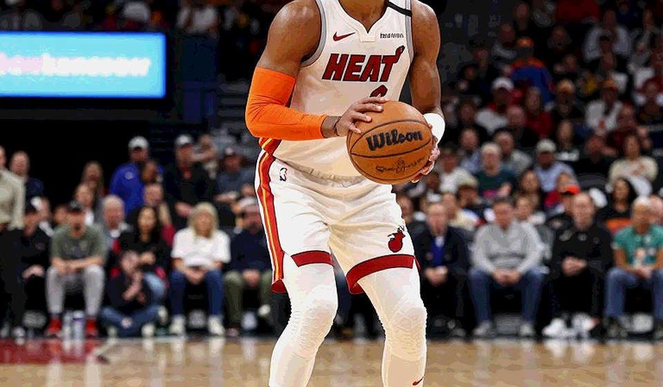 Tovera, 22 điểm và vết nứt 14 điểm: Khi La Salle suýt đánh rơi chiến thắng trước NU Tovera, 22 điểm và vết nứt 14 điểm: Khi La Salle suýt đánh rơi chiến thắng trước NU