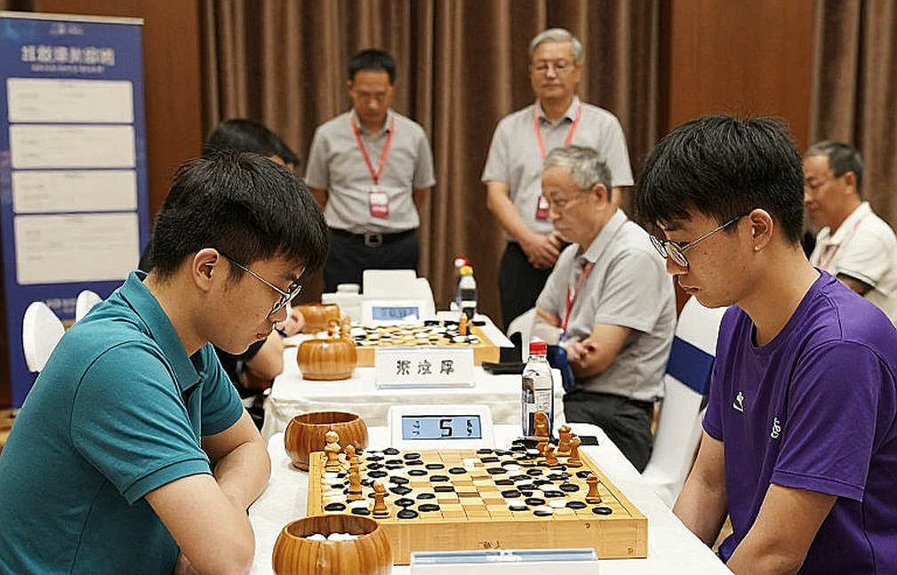 Khai cuộc Scotch và bản đồ không gian: Kasparov 2026, bài học 60 phút, và một tiêu đề FIDE không có thật Khai cuộc Scotch và bản đồ không gian: Kasparov 2026, bài học 60 phút, và một tiêu đề FIDE không có thật