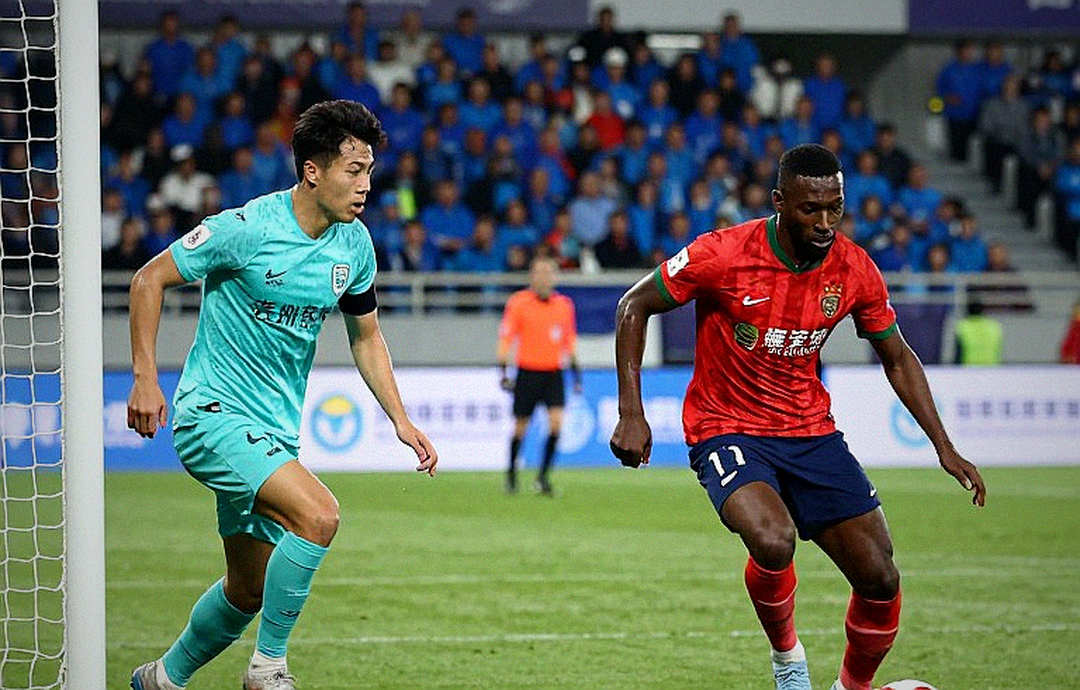 V.League giữa kỳ chuyển nhượng: van xả xuất khẩu, quỹ lương và lịch thi đấu bị nén V.League giữa kỳ chuyển nhượng: van xả xuất khẩu, quỹ lương và lịch thi đấu bị nén