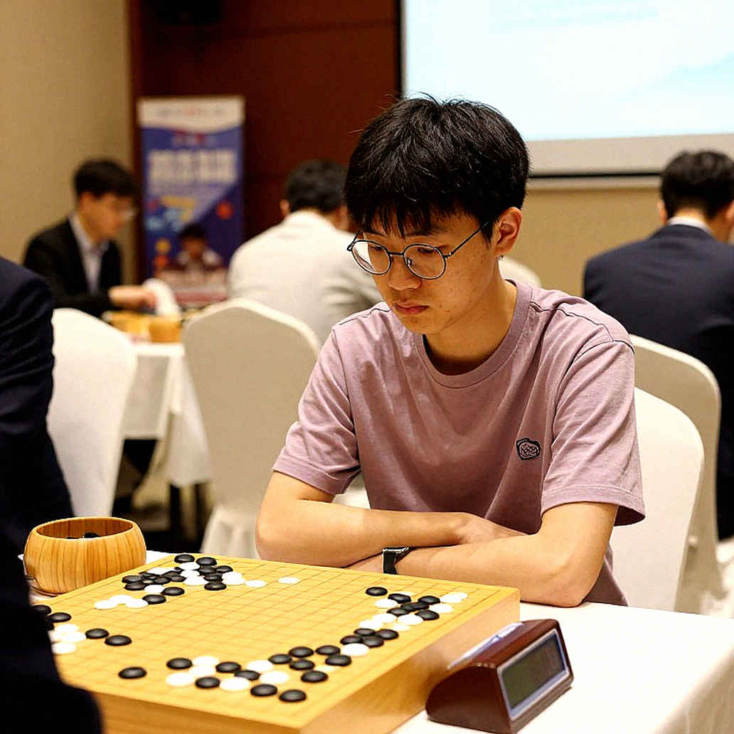 GCL 2026: Nepomniachtchi khiến Carlsen toát mồ hôi trước khi hạ Sindarov bằng đồng hồ GCL 2026: Nepomniachtchi khiến Carlsen toát mồ hôi trước khi hạ Sindarov bằng đồng hồ