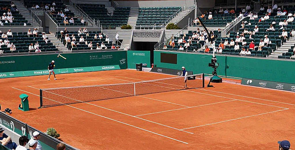 Khi chỉ số KSE-100 bị gắn nhãn tennis: một lỗi phân loại và cái giá của đường ống dữ liệu thể thao