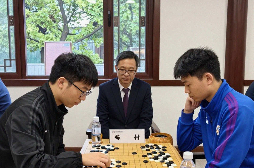 3.Bc4, cô bé 11 tuổi và mẫu số nhỏ ở Samarkand 3.Bc4, cô bé 11 tuổi và mẫu số nhỏ ở Samarkand