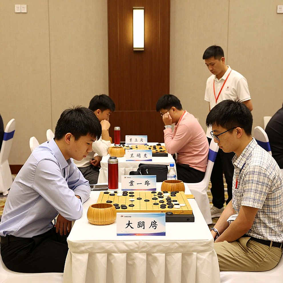 Tám người đồng hạng đầu ở Samarkand mở rộng: điều dòng tiêu đề không kể Tám người đồng hạng đầu ở Samarkand mở rộng: điều dòng tiêu đề không kể