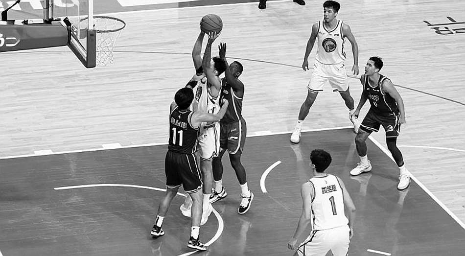 Real Madrid giành chiến thắng sân khách ấn tượng trước Olimpia Milano: Màn trình diễn kiểm soát và bùng nổ Real Madrid giành chiến thắng sân khách ấn tượng trước Olimpia Milano: Màn trình diễn kiểm soát và bùng nổ