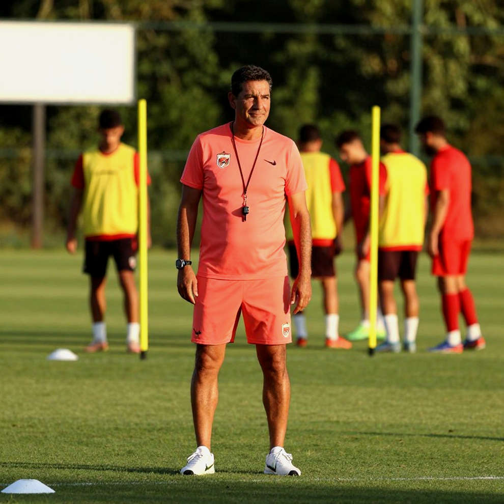 Wiegman, bài học từ Heraklion và giới hạn của một chiến thắng 3-1 Wiegman, bài học từ Heraklion và giới hạn của một chiến thắng 3-1