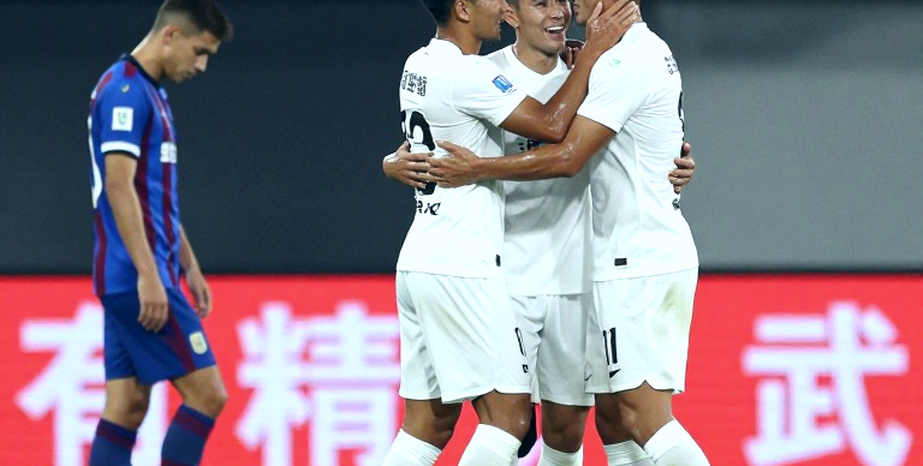Memo Ochoa xúc động trước lễ tri ân của América: 'Tôi mang trong mình dòng máu Americanista'