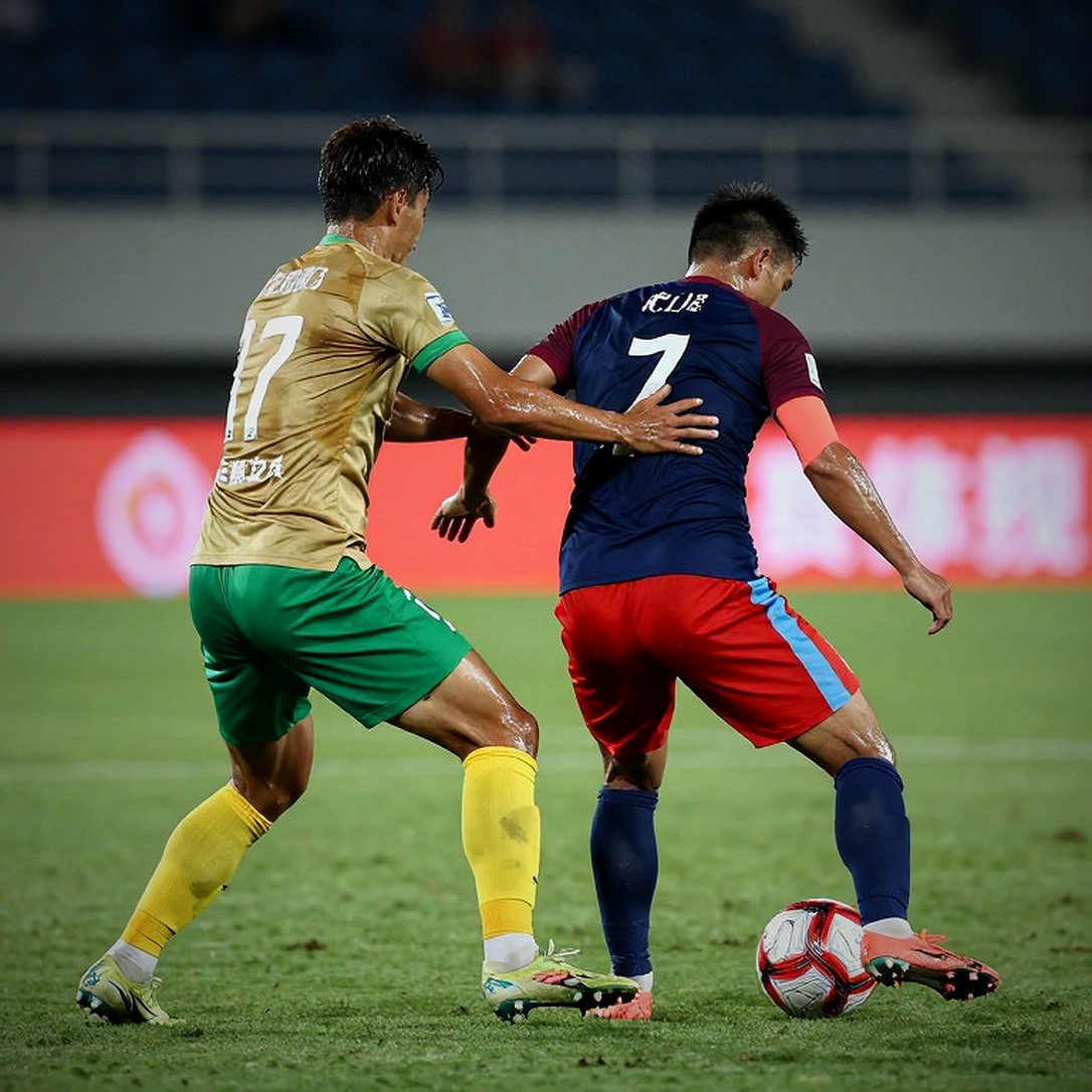 V.League và nghịch lý dòng tiền: Đào tạo giỏi nhưng giữ người kém V.League và nghịch lý dòng tiền: Đào tạo giỏi nhưng giữ người kém