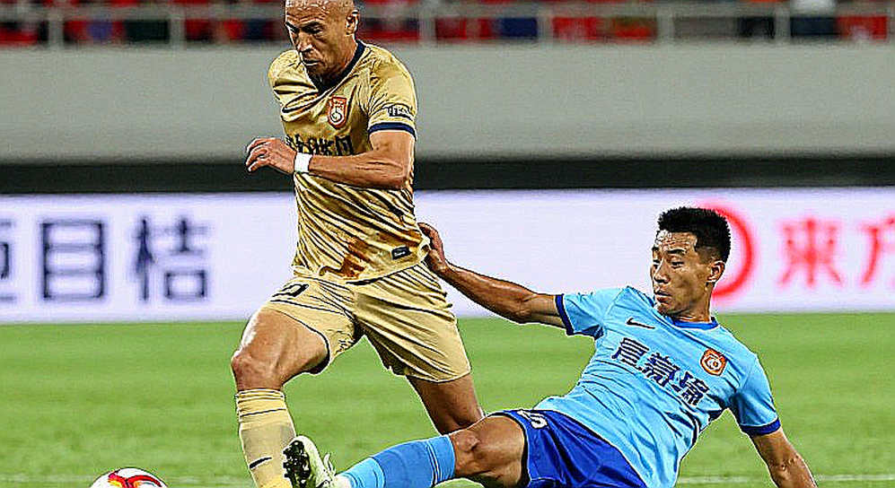 Al-Nassr thắng Neom 1-0: cú đá sau tiếng còi cuối và giới hạn thẩm quyền của trọng tài Al-Nassr thắng Neom 1-0: cú đá sau tiếng còi cuối và giới hạn thẩm quyền của trọng tài