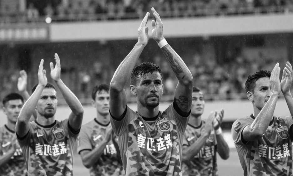 Uzbekistan 3-1 Iran: Khoảnh khắc Shomurodov và cái giá của một thế trận trống rỗng