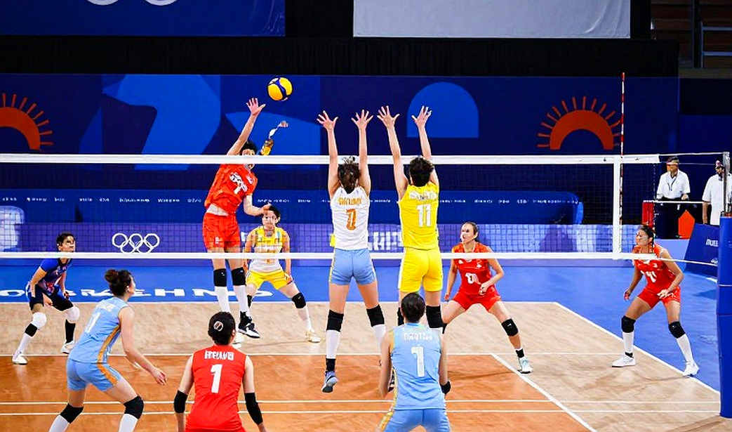 Đường kẻ vôi và tầng chìm của bóng chuyền Việt Nam