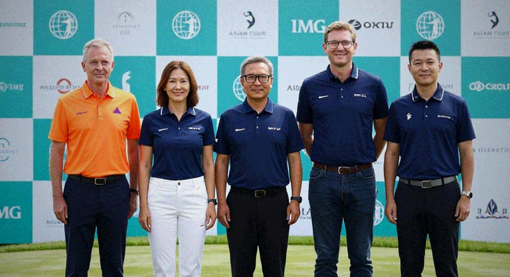 Behind the Scorecard: Strokes Gained and the Reinvention of Professional Golf Behind the Scorecard: Strokes Gained and the Reinvention of Professional Golf