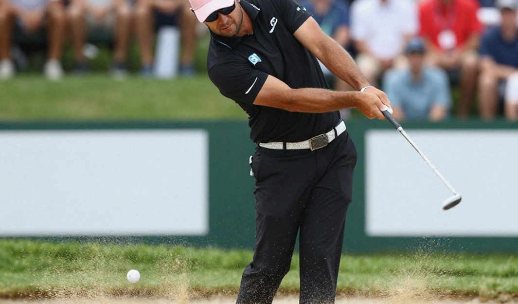 Behind the Scorecard: Strokes Gained and the Reinvention of Professional Golf Behind the Scorecard: Strokes Gained and the Reinvention of Professional Golf
