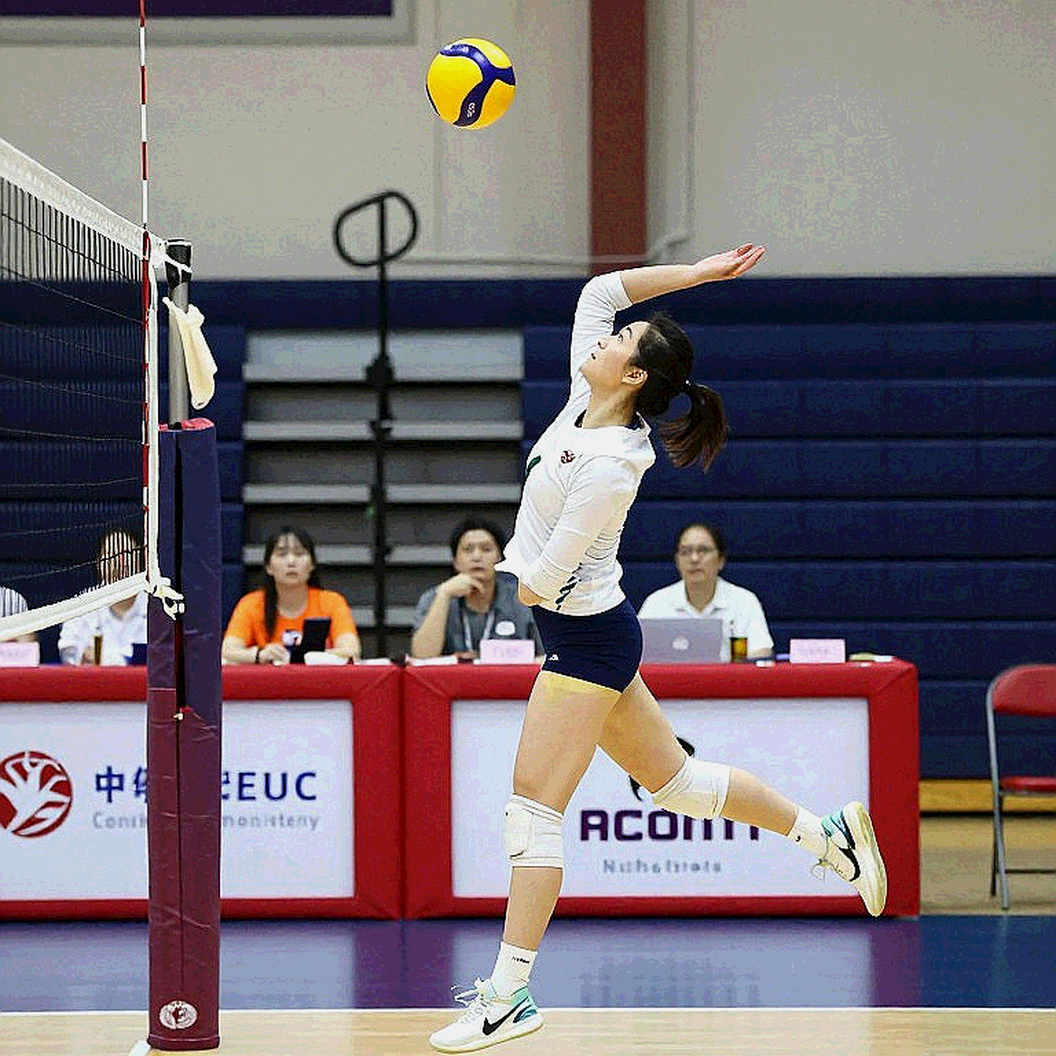 Suhl giành Supercup Đức đầu tiên: ba set cách biệt hai điểm trước Dresden Suhl giành Supercup Đức đầu tiên: ba set cách biệt hai điểm trước Dresden