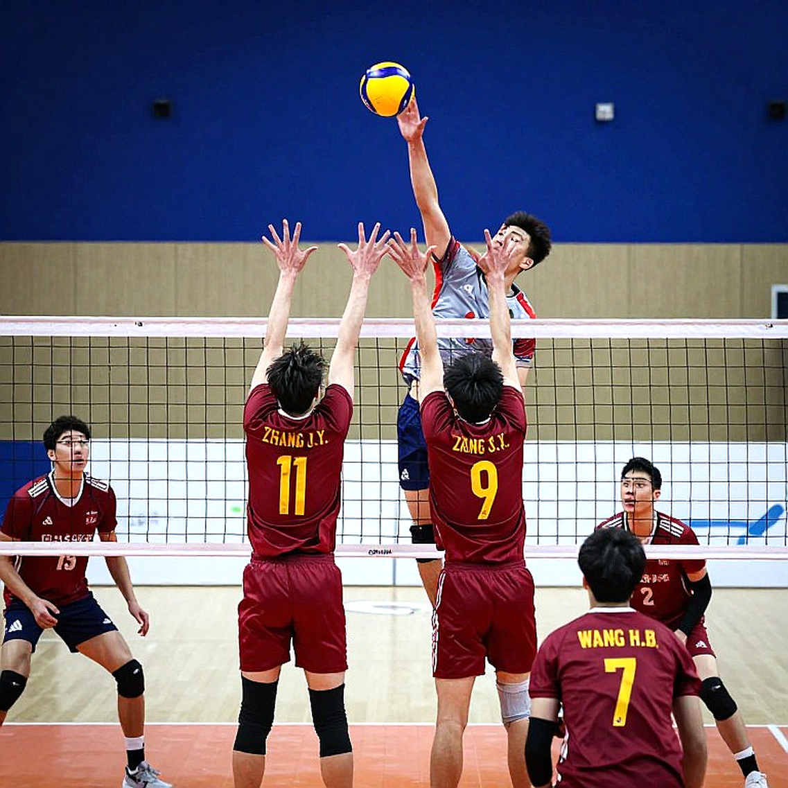 Sổ tay người cầm còi: V.League, VAR và cái giá của sự bất nhất Sổ tay người cầm còi: V.League, VAR và cái giá của sự bất nhất