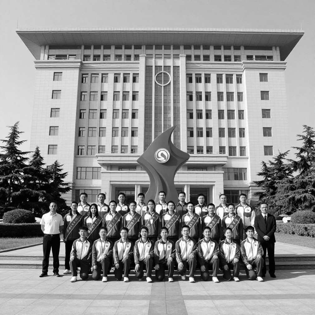 Bên trong Elite Training Centre của Anh: một buổi tập Cadet, một chiếc micro, và những gì thước phim không kể